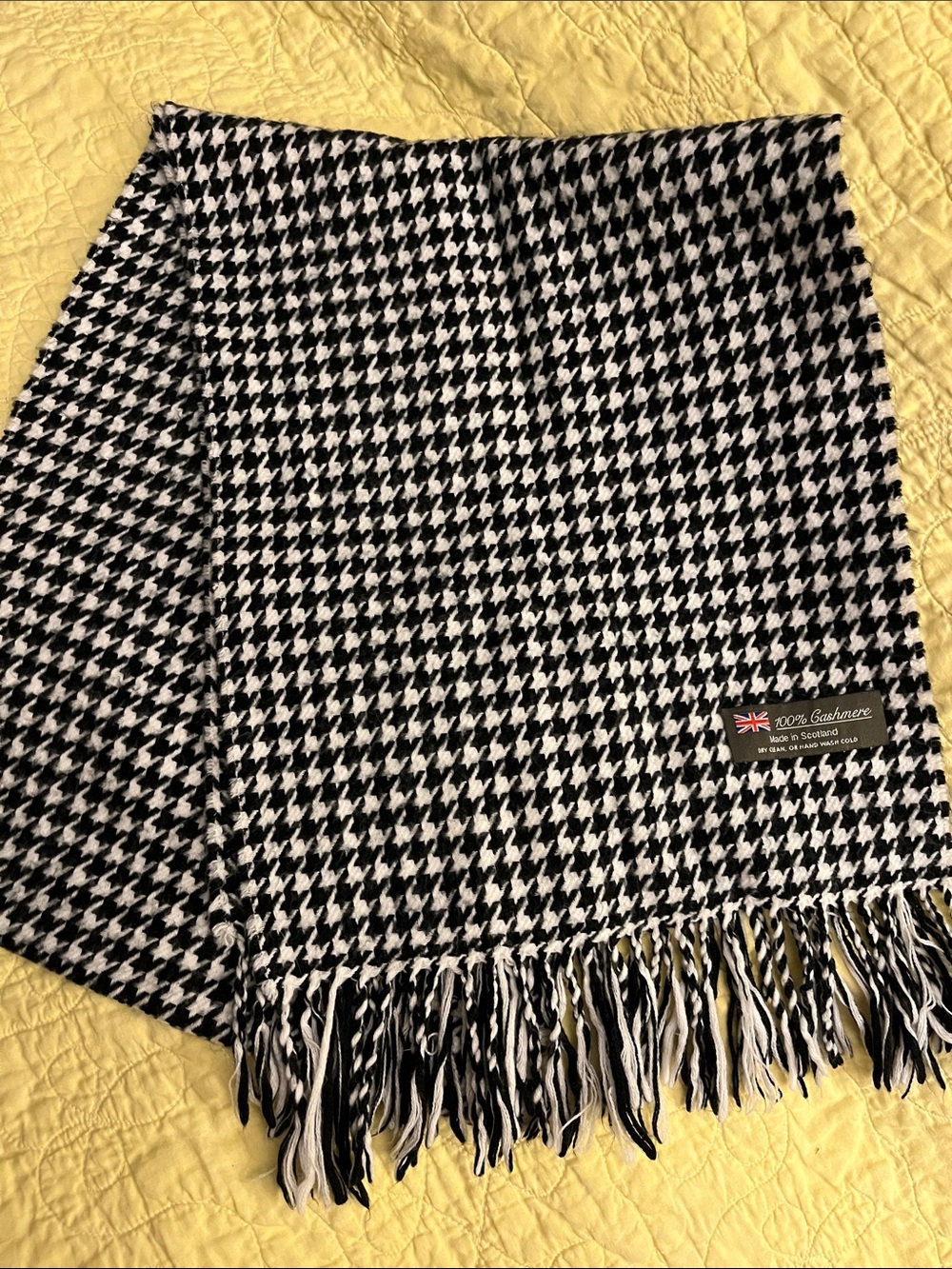 Black & White Houndstooth Cashmere-Blend Scarf